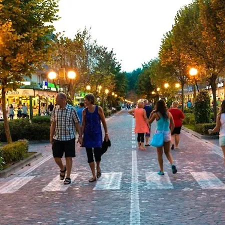 With Private Garden And Place 빌라 비비오네